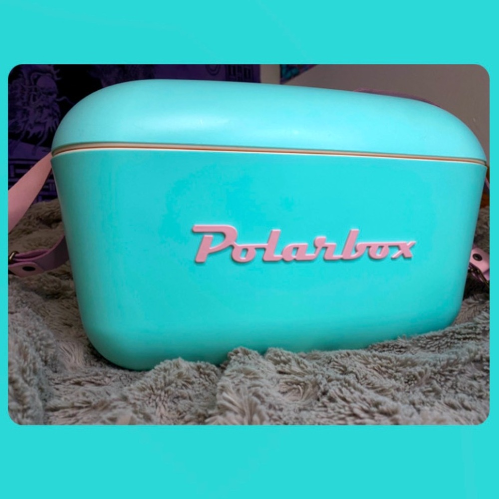 Polarbox cooler in cyan & pink 🧊